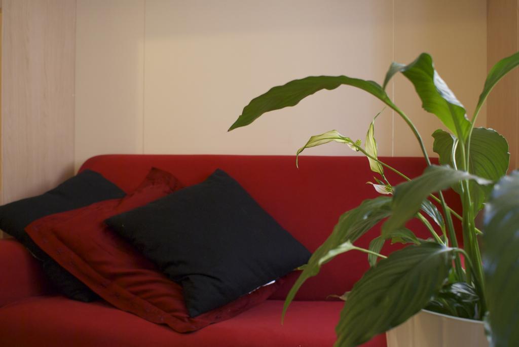Olly Apartments Bologna Phòng bức ảnh